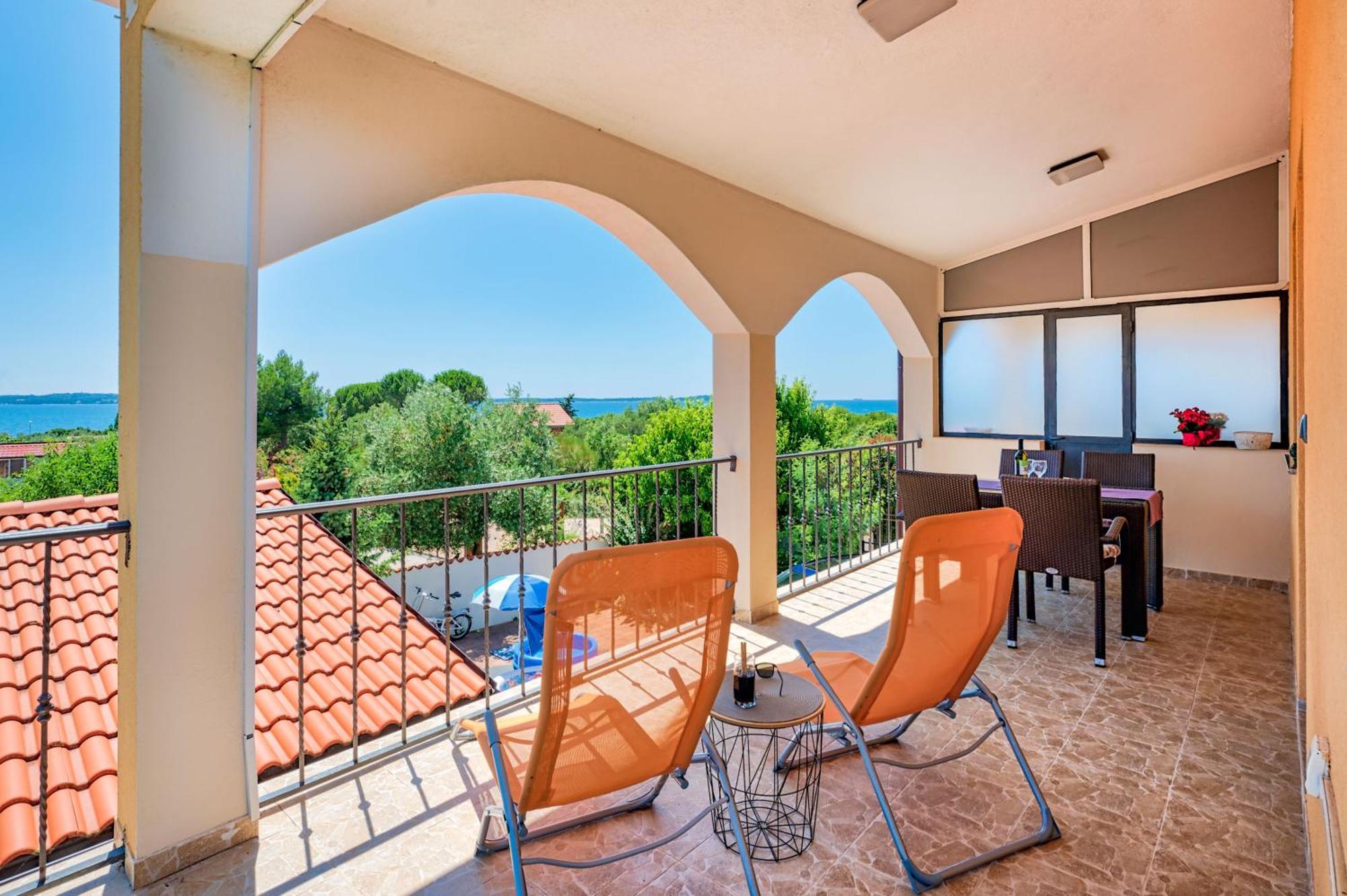 Teuta Apartments - A Beach And A Sea View Peroj Exterior photo